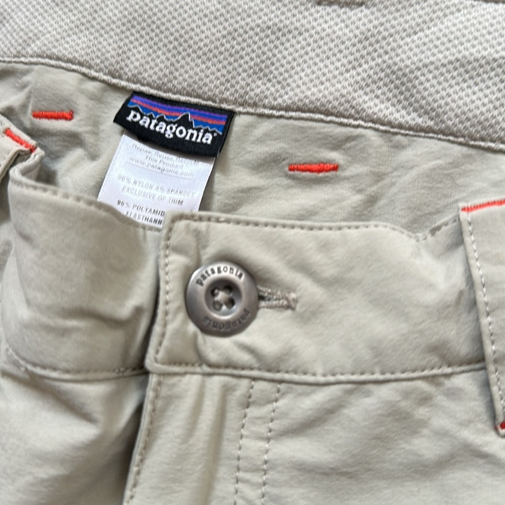 Patagonia Women’s Shorts 10 khaki - Picture 7 of 7